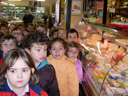Mercado 3   5 anyos B.JPG