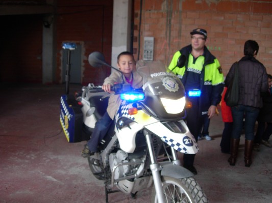 Moto policía Adrián.JPG