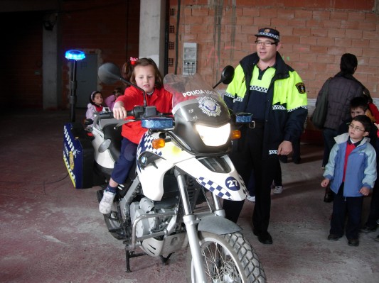 Moto policía Blanca.JPG
