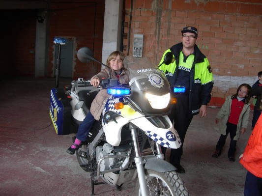 Moto policía Esther.JPG