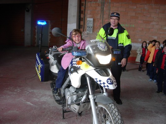 Moto policía Mar.JPG